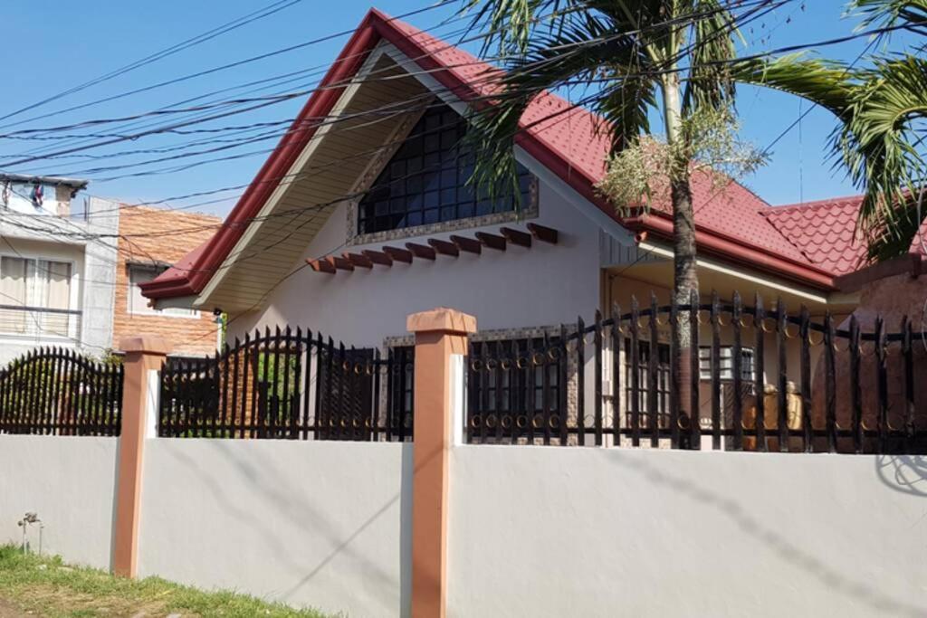 Resthouse Fully Airconditioned W/ Private Parking Villa Tuguegarao Exterior foto